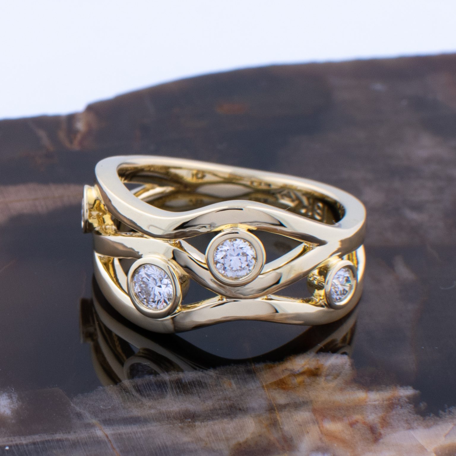 18K Wave Ring with Four Lab-Grown Diamonds - Teneff Jewelry