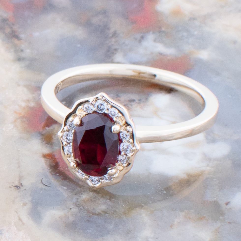 Vintage Oval Lab-Grown Ruby Ring - Teneff Jewelry